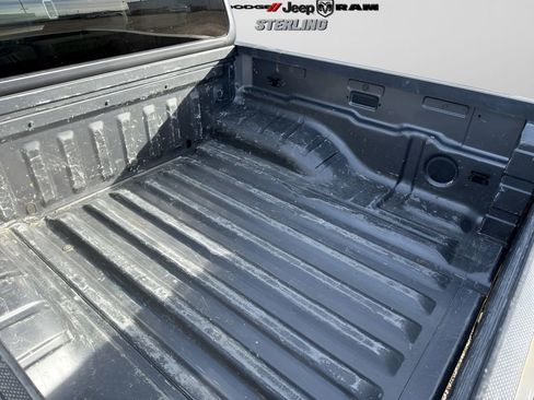 Used 2022 Nissan Frontier SV image 19