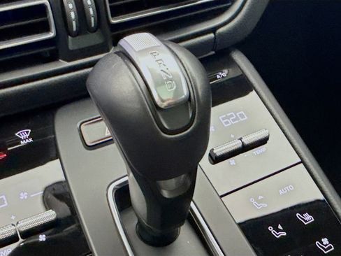 Certified 2025 Porsche Macan image 22