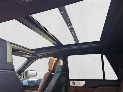 Used 2023 Lincoln Navigator L Reserve image 15