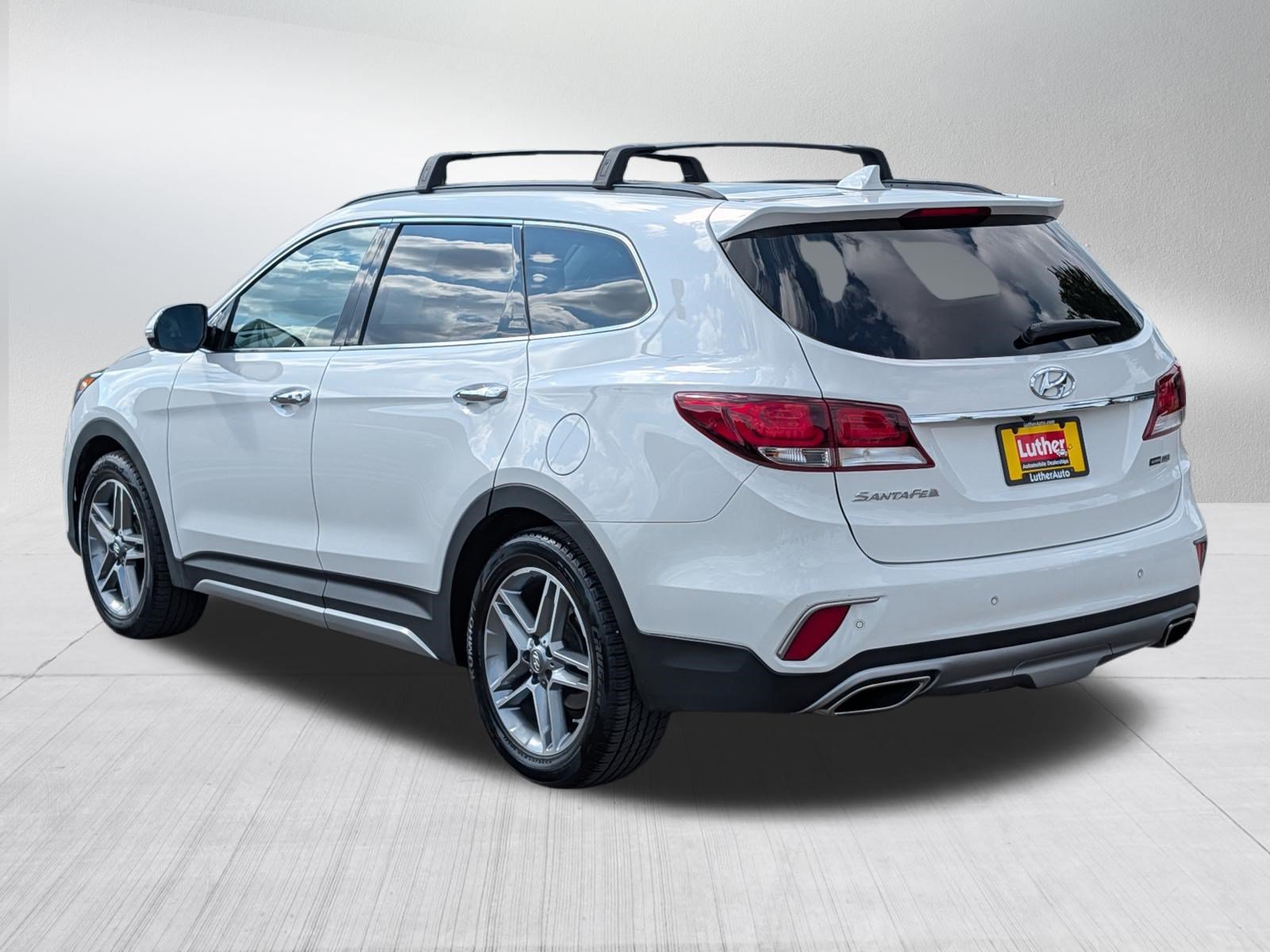 Used 2017 Hyundai Santa Fe Limited AWD/4WD image 5