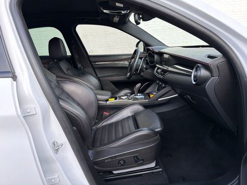 Used 2023 Alfa Romeo Stelvio Estrema AWD/4WD image 12