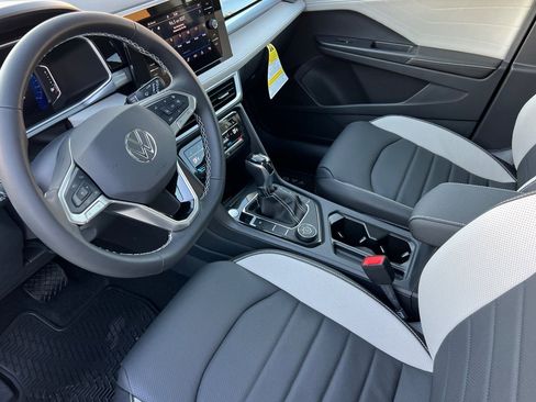 New 2026 Volkswagen Taos SEL AWD/4WD image 10
