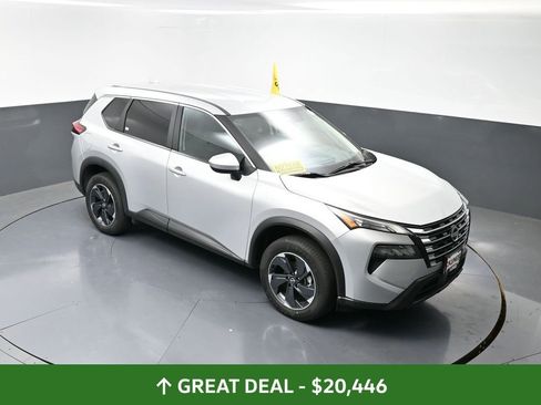 Used 2024 Nissan Rogue SV image 18