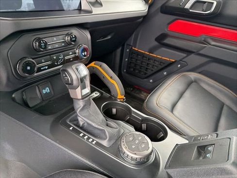 Used 2024 Ford Bronco Badlands image 18