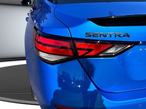 Used 2025 Nissan Sentra SR w/ Midnight Edition FWD image 23