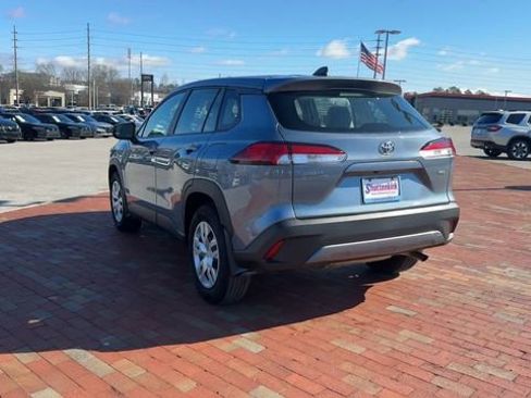 Used 2022 Toyota Corolla Cross L image 9