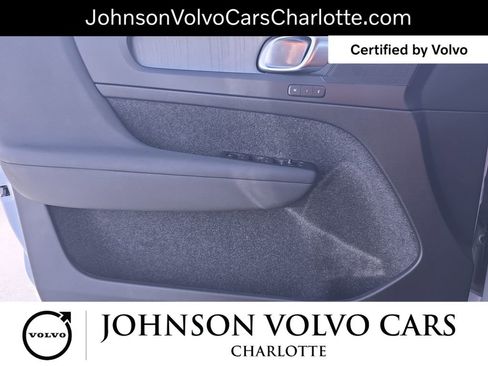 Certified 2025 Volvo XC40 B5 Plus image 28