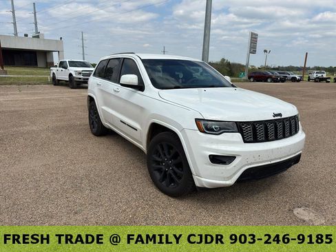 Used 2020 Jeep Grand Cherokee Altitude image 1
