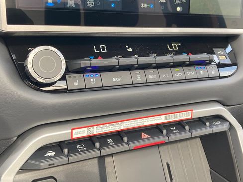 New 2025 Toyota Tundra Platinum image 23