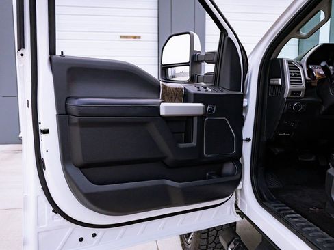 Used 2017 Ford F350 Lariat w/ Lariat Ultimate Package image 15