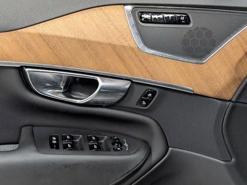 Used 2025 Volvo XC90 B6 Plus image 14