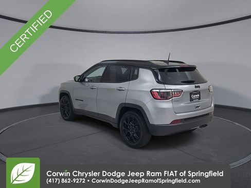 Used 2022 Jeep Compass Altitude image 11