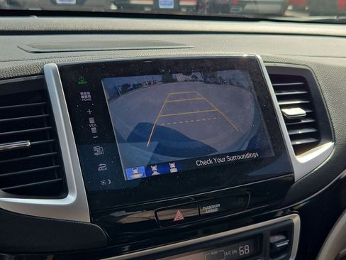 Used 2016 Honda Pilot Touring image 24