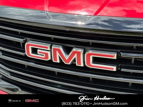 Used 2023 GMC Terrain SLT w/ Infotainment Package II FWD image 7