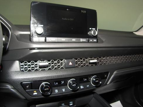 Used 2025 Honda Accord SE image 7