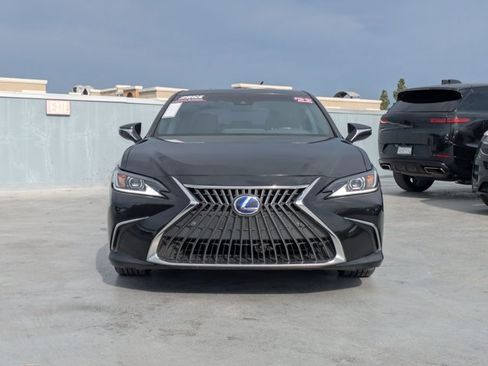 Used 2022 Lexus ES 300h w/ Premium Package FWD image 2