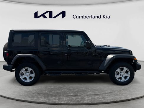 Used 2022 Jeep Wrangler Unlimited Sport AWD/4WD image 6