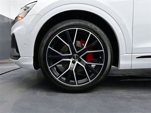 Used 2022 Audi Q8 Prestige image 6