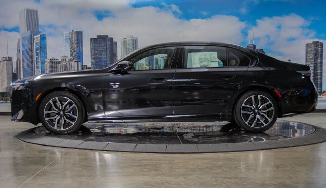Used 2027 BMW 740i xDrive w/ Executive Package AWD/4WD image 6