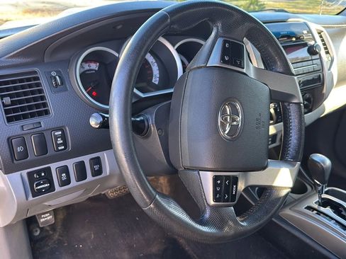 Used 2012 Toyota Tacoma 4x4 Double Cab image 6