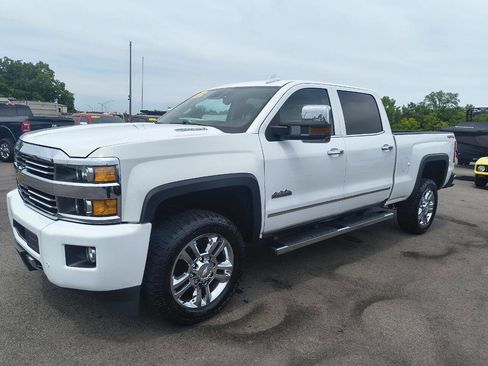 Used 2015 Chevrolet Silverado 2500 High Country w/ Duramax Plus Package image 3