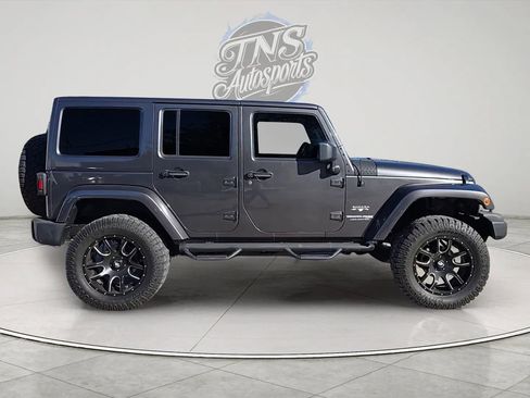 Used 2018 Jeep Wrangler Unlimited Sahara w/ Connectivity Group image 6