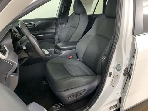 Used 2024 Toyota RAV4 SE AWD/4WD image 27