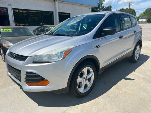 Used 2015 Ford Escape S image 3
