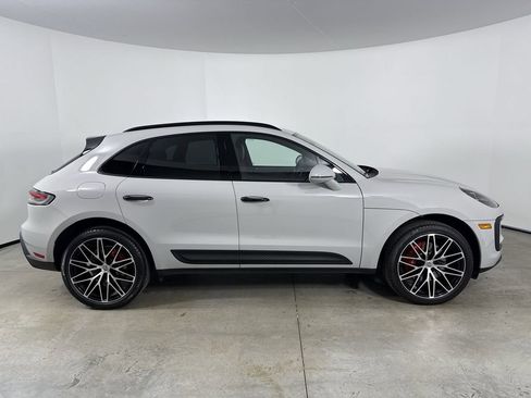 Certified 2023 Porsche Macan S AWD/4WD image 8