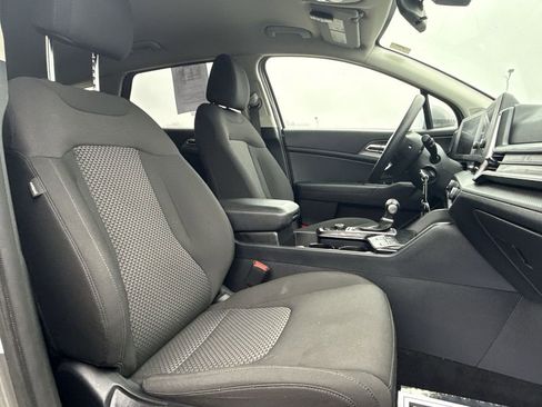Used 2024 Kia Sportage LX image 25