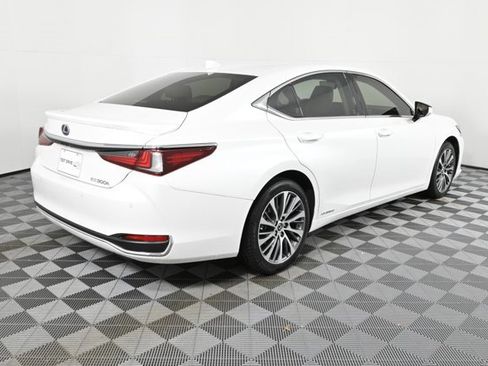 Used 2019 Lexus ES 300h image 9