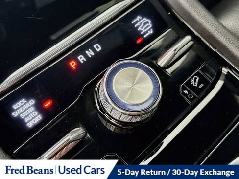 Used 2023 Jeep Grand Cherokee L Overland w/ Luxury Tech Group IV AWD/4WD image 23