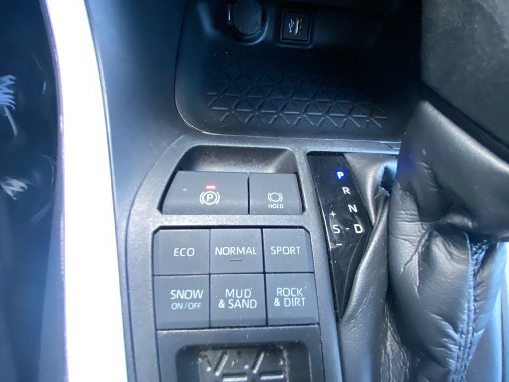Used 2024 Toyota RAV4 XLE AWD/4WD image 23