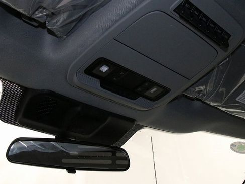 New 2025 Ford F550 4x4 Regular Cab Super Duty image 17