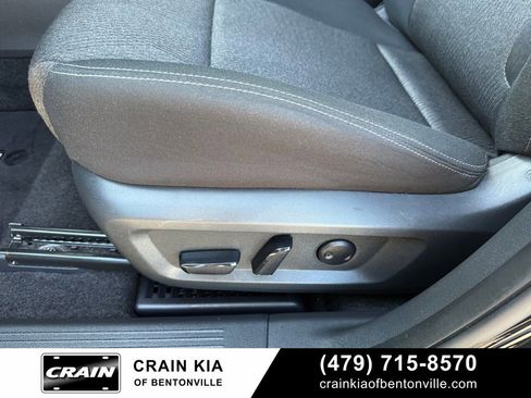 Used 2024 Nissan Rogue SV AWD/4WD image 12