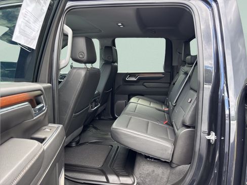 Used 2025 GMC Sierra 3500 Denali w/ Denali Reserve Package AWD/4WD image 18
