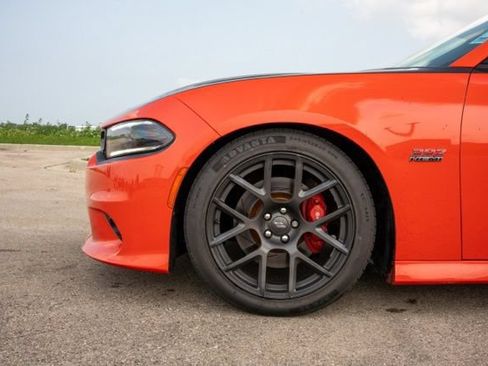 Used 2017 Dodge Charger R/T Scat Pack w/ Beats Audio Group RWD image 12