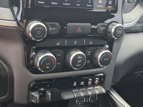 Used 2022 RAM 1500 Big Horn AWD/4WD image 29