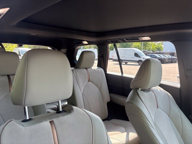 Used 2026 Toyota Grand Highlander AWD Hybrid image 17