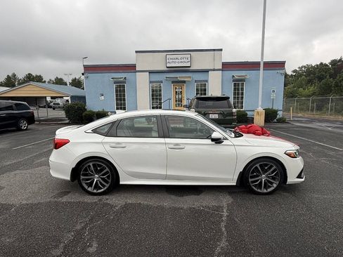 Used 2023 Honda Civic Touring image 6