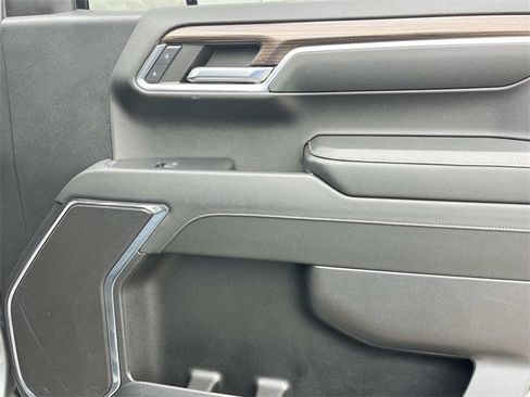 Used 2024 Chevrolet Silverado 1500 LT image 23