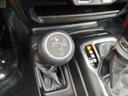 Used 2024 Jeep Wrangler Unlimited Sahara AWD/4WD image 34