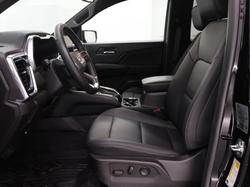 Used 2024 GMC Canyon Elevation w/ Elevation Premium Package AWD/4WD image 9