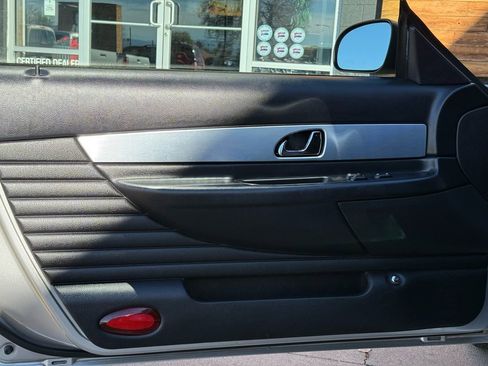 Used 2004 Ford Thunderbird image 22