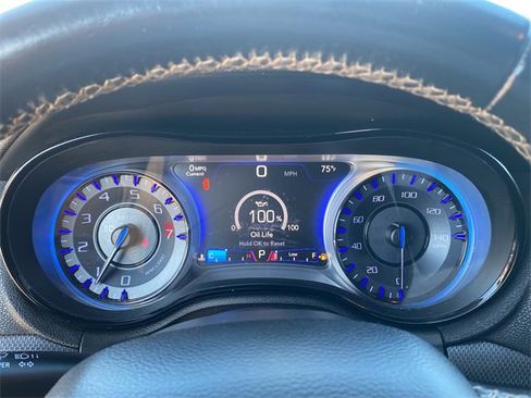 Used 2015 Chrysler 300 S image 25