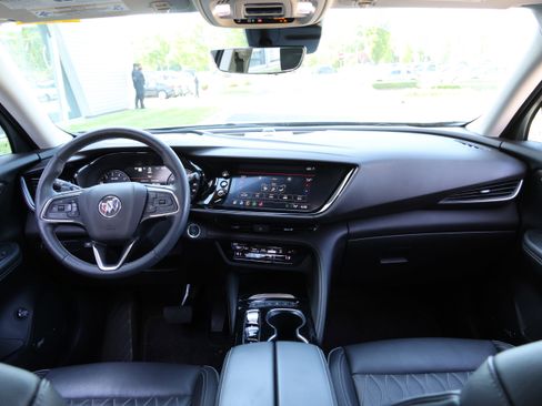 Used 2022 Buick Envision Avenir w/ Technology Package II FWD image 27