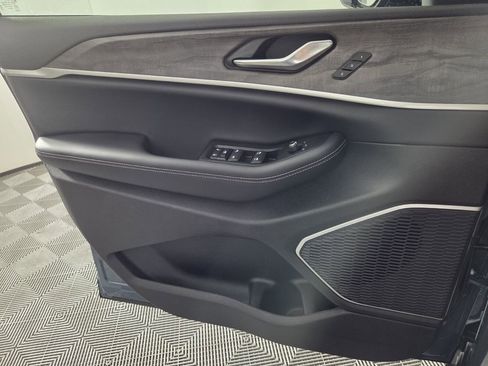 New 2026 Jeep Grand Cherokee L Limited RWD image 15