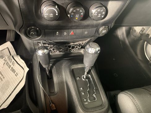 Used 2012 Jeep Wrangler Unlimited Sahara w/ Trailer Tow Group AWD/4WD image 25