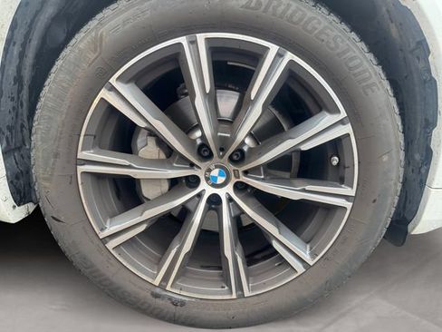 Used 2022 BMW X5 xDrive40i w/ M Sport Package AWD/4WD image 13