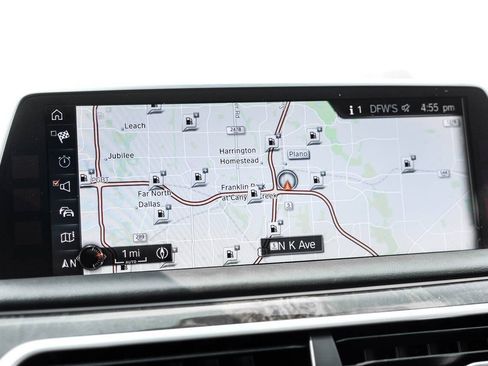 Used 2017 BMW 750i RWD image 25